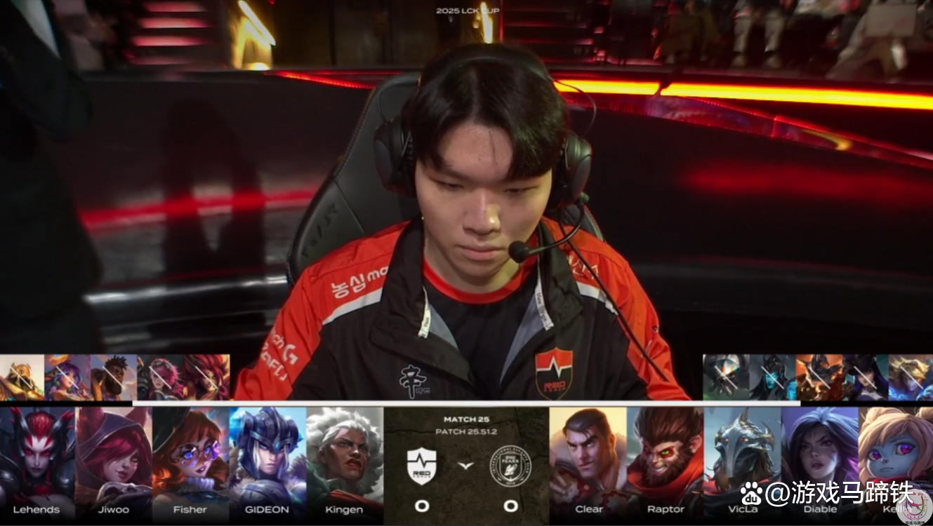 RNG碾压DRX，Deft开启传奇时刻激烈交锋四强赛，成为赛场最大亮点