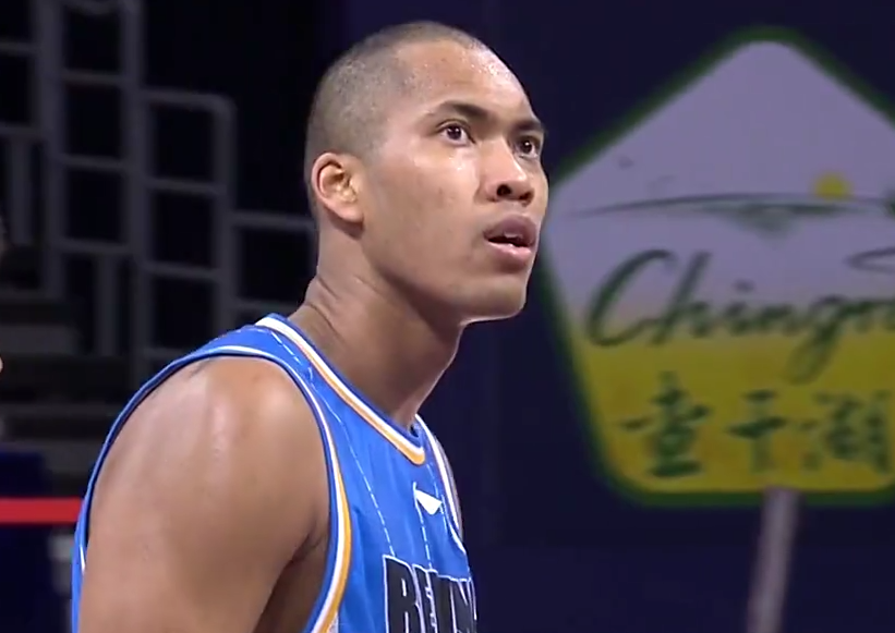 SHR险胜DK，Zeus打出惊人五杀顶尖较量八强赛，技惊四座