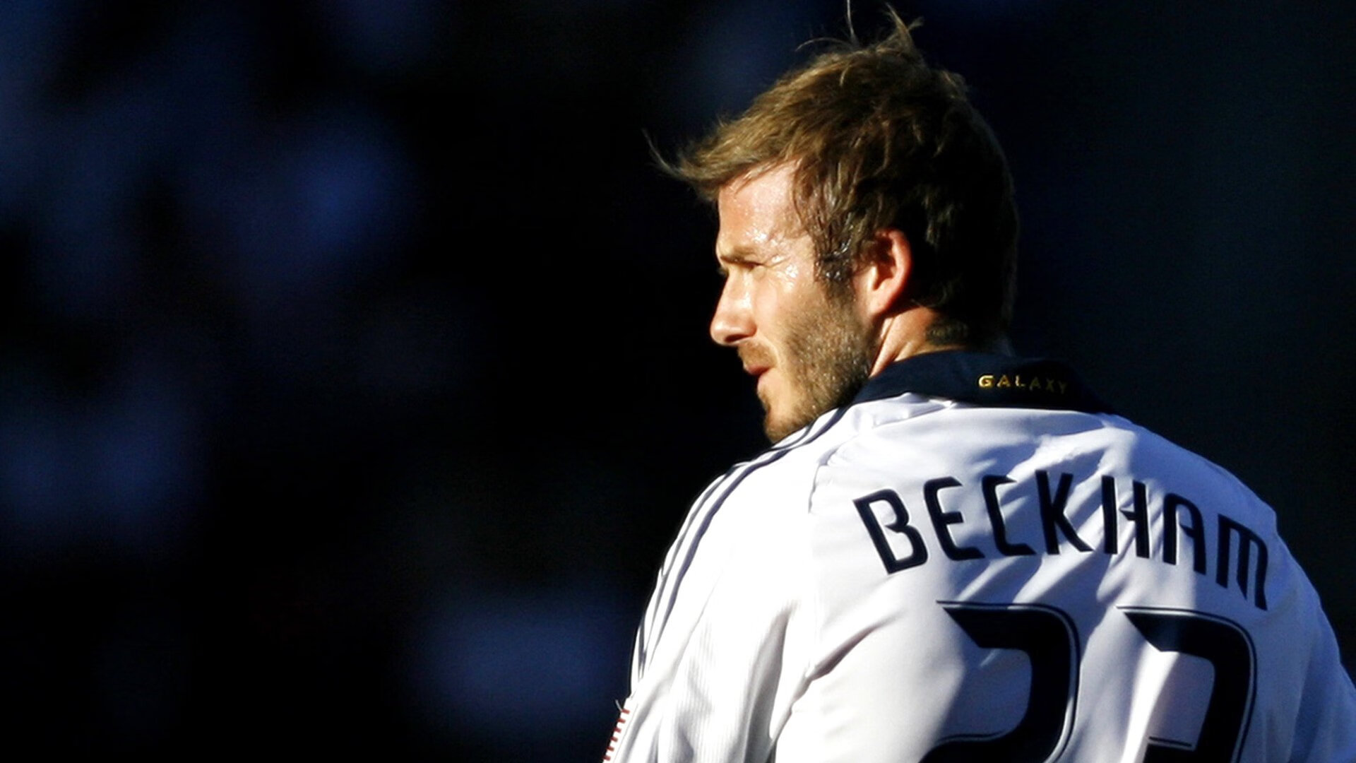 绿茵魔术师！奥斯梅恩一人导演攻防节奏，诠释现代中锋的统治力新解